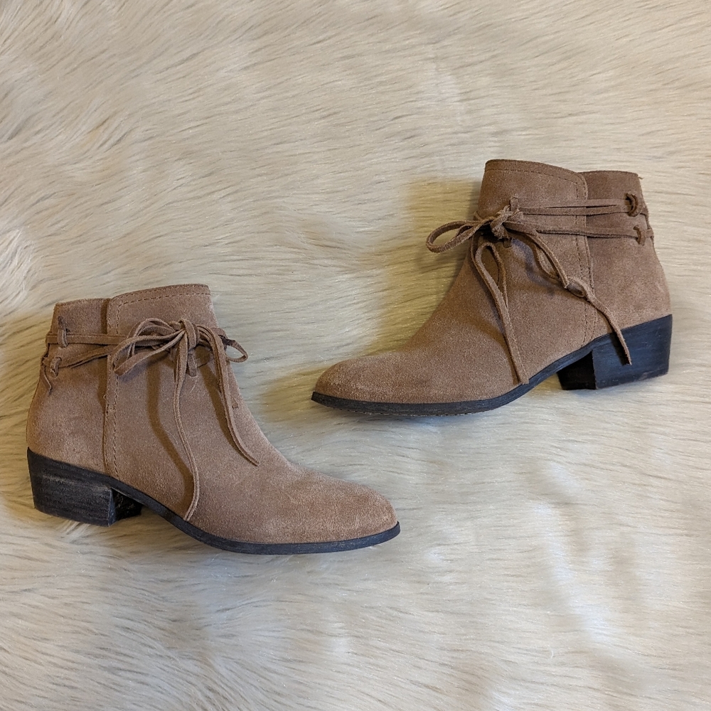 Splendid tan suede leather booties with leather cord ties size 7